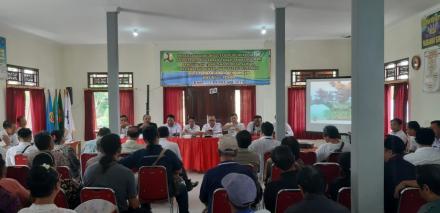 Rapat Konsultan Publik Kegiatan Persiapan Pengadaan Pembangunan Bendungan Tamblang di Desa Sawan 